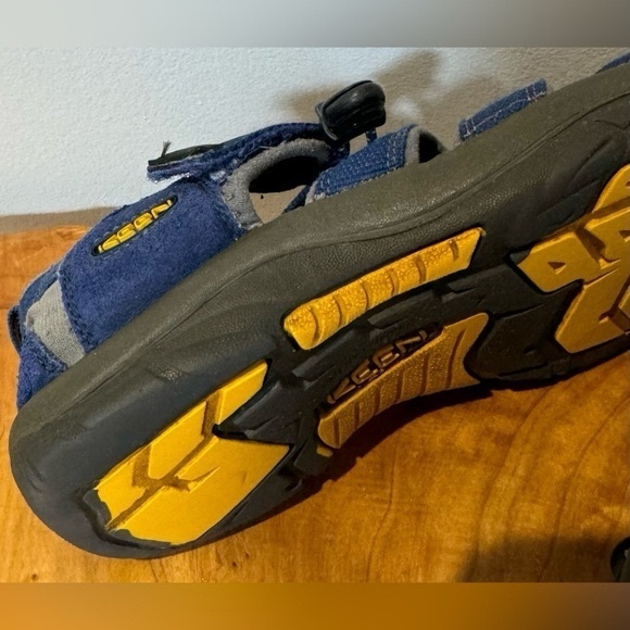 Keen Hybrid Waterproof Washable Youth Size 5 Sports Activewear Hiking Sandals - Picture 7 of 12